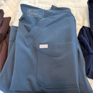 FIGS Scrubs used once